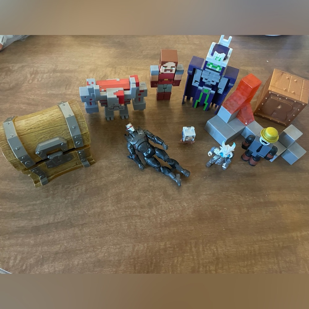 Mix of Minecraft and Fortnight characters